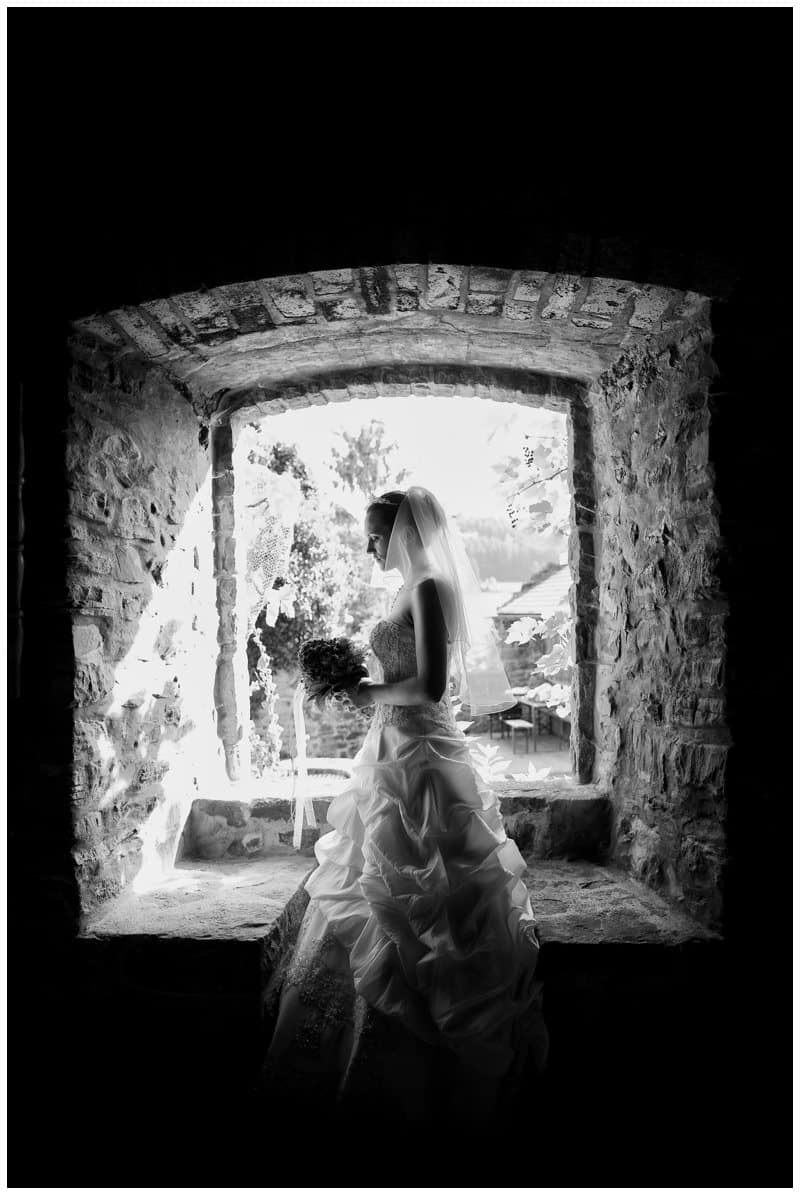 Schöne Braut am Burgfenster