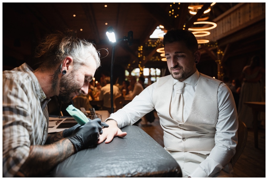Tattoo auf der Hochzeit Lenderstuben Carlos Cruso