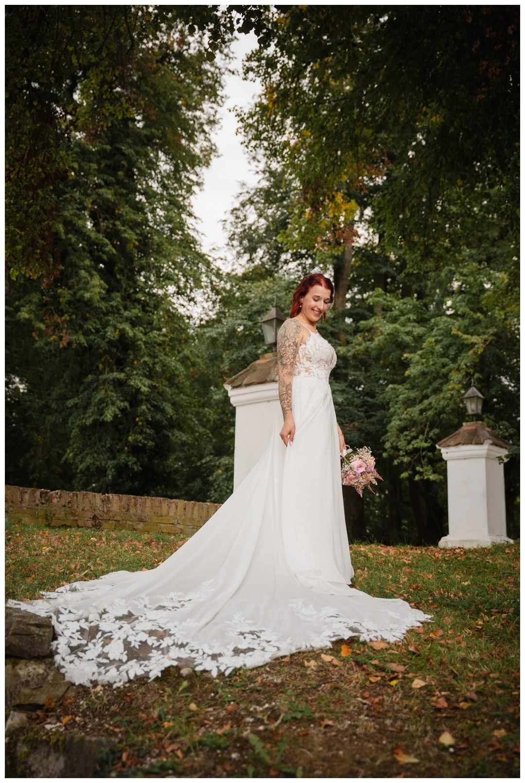 Brautfoto mit schönem langem Kleid